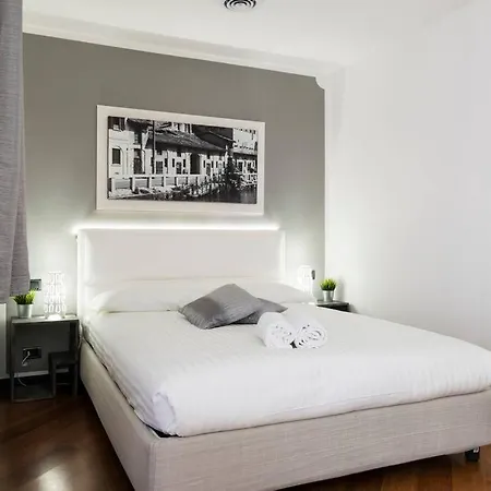 Keys Of Italy - Pantano 8 / New Apt. / Mm Missori Milaan